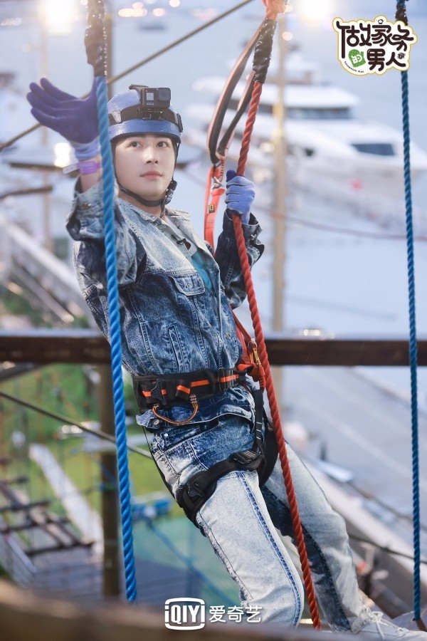 《做家务的男人》黄景瑜董又霖赛车上演速度与激情