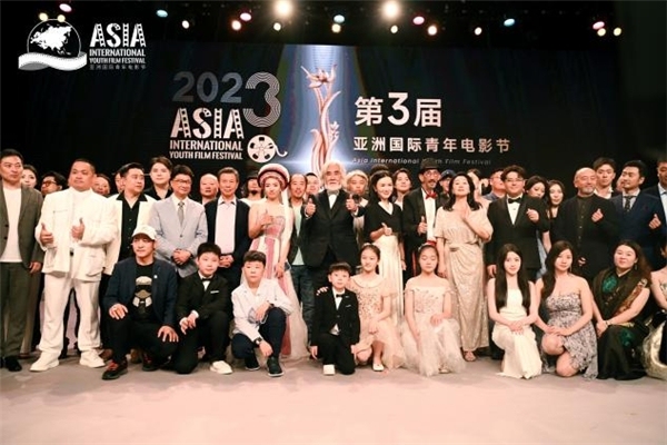 电影《矩阵梦迷宫》荣获亚洲青年国际电影节最佳编剧！