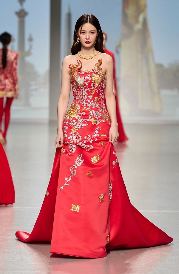 中国婚嫁文化亮相巴黎时装周，DR钻戒携华裔设计师首推当代中国婚嫁珠宝系列