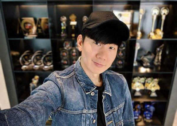 坐在林俊杰停车位的含金量