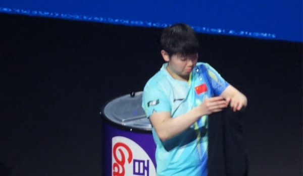 孙颖莎3-0击败了台北队的李昱谆,对手送孙颖莎“超级霹雳转”新外号