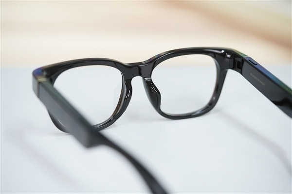 苹果基本暂停Vision Pro产业端维护！已转投AI眼镜