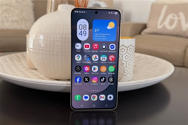 内存疯涨逼疯三星！为了省钱弃用自家屏幕