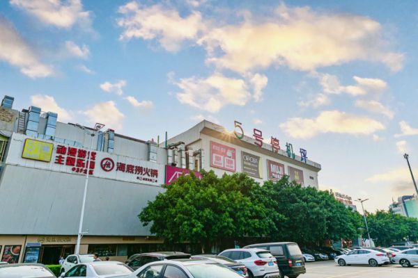 这座传承着旧机场情怀与商业模式变革的五号停机坪迎来了第十个年头