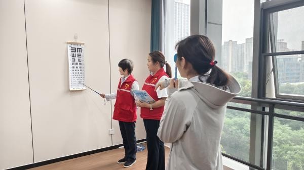 湖北交投江汉运营公司监控中心：“明眸护安”进社区--守护您的“睛”彩生活