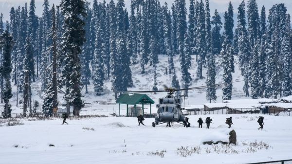 印媒报道：印军进行高海拔直升机演习
