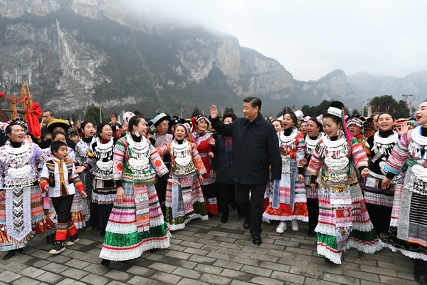 习近平春节前夕赴贵州看望慰问各族干部群众 向全国各族人民致以美好的新春祝福 祝各族人民幸福吉祥祝伟大祖国繁荣富强