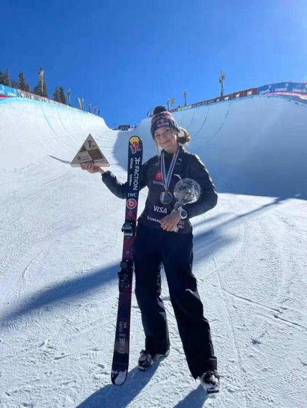 中国自由式滑雪“天才少女”谷爱凌包揽本赛季所有分站赛冠军 