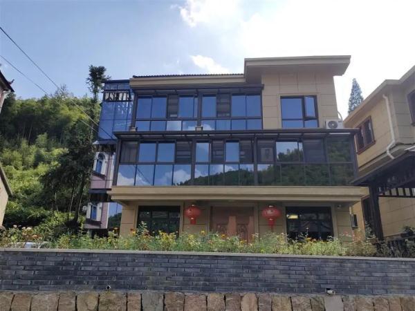 阿姨回应建别墅抱团养老 当地民政部门：可提供培训指导