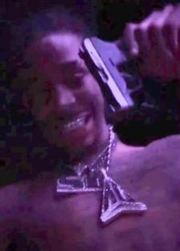 NBA宣布对莫兰特禁赛8场 起因是其在夜店炫耀一把手枪  