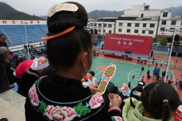 “村BA”总冠军诞生 奖品有香米鱼和鸭 被赞接地气