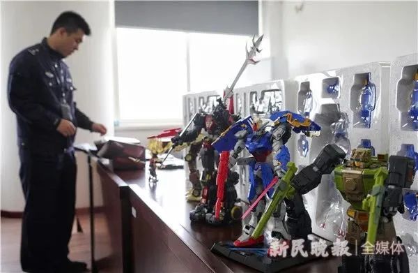  涉案2000多万！这些人制售假冒知名机器人模型！上海警方捣毁制假高达等模型手办犯罪团伙！