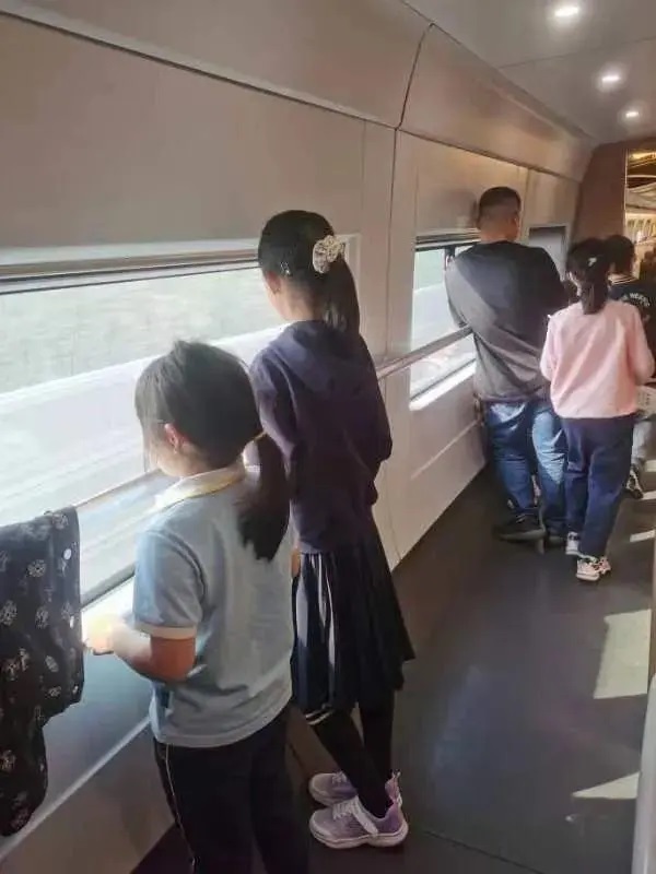 全杭州的孩子都出动了