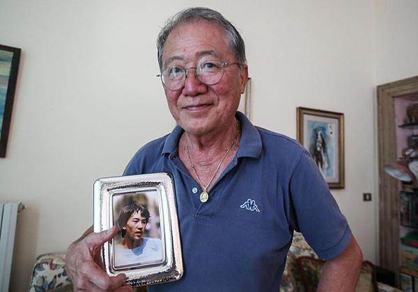 男子陪伴昏迷妻子31年 网友：又相信爱情了