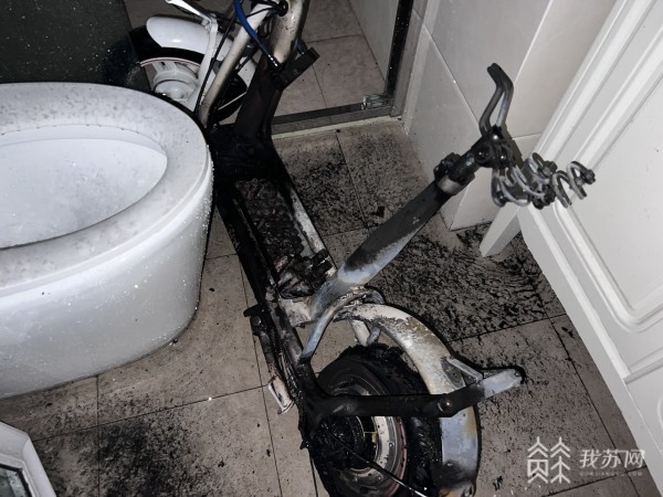 电动车闲置4年突发自燃，疑似闲置锂电池热失控导致