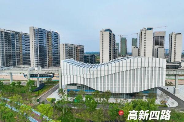 就在武汉!中国首条城市空轨开通