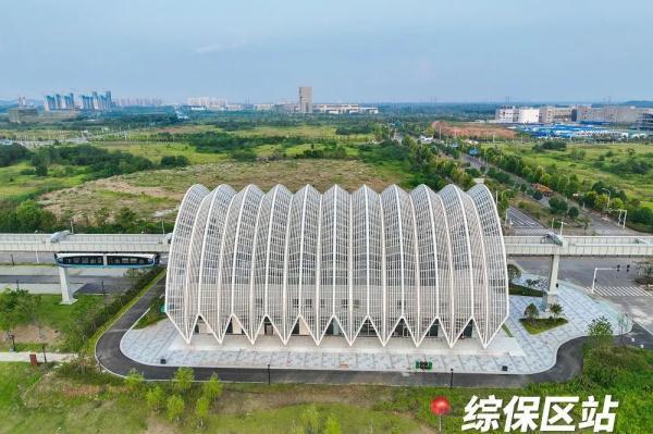 就在武汉!中国首条城市空轨开通
