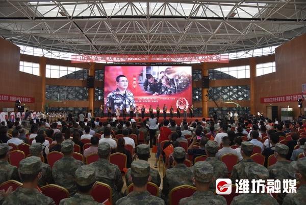 一级警士长扎根边疆30年 离队前留下百万字笔记