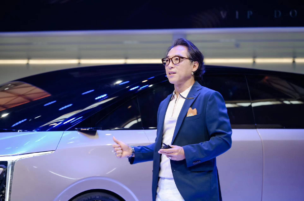 奇瑞高端品牌星途汽车全新MPV亮相北京车展