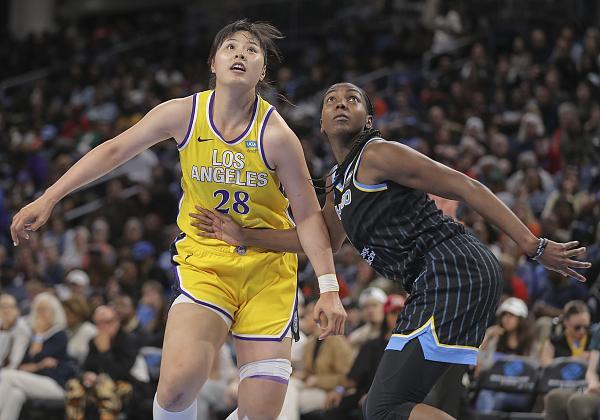 李月汝获WNBA生涯首次首发 闪耀赛场渐入佳境