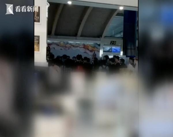 越南一航班挂7700迫降高雄机场 紧急状况引发关注