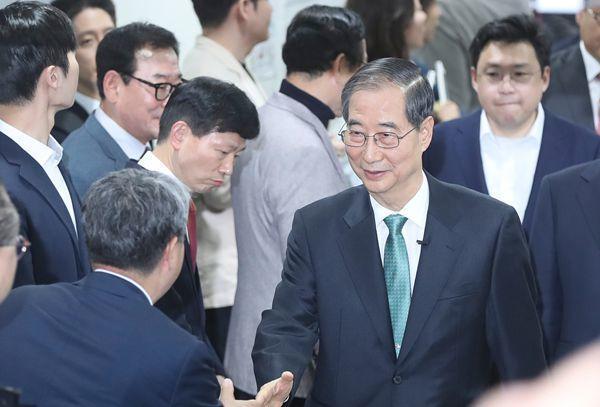 乱象丛生的韩国政局何时能拨云见日 选战纷争再起