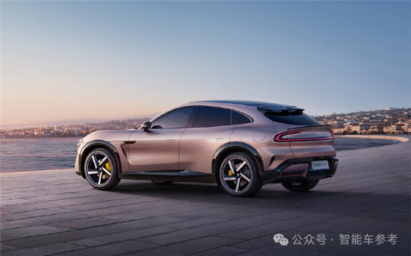 小米YU7紙巾盒賣169元?雷軍回應(yīng) 車規(guī)級(jí)成本揭秘