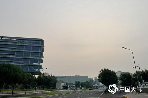 北京明天體感悶熱,，最高氣溫34℃,，如何有效防暑補水？