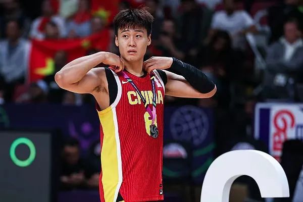 北汽男篮引进赵睿未交易顶薪球员