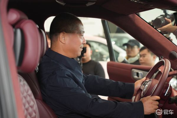 坦克300成极地科考保障用车 长城汽车助力南极科考