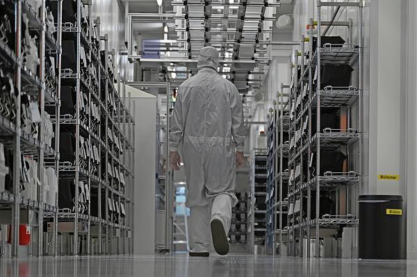 荷兰冻结中企子公司 芯片战愈演愈烈