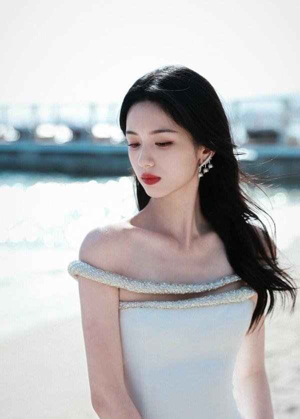 迪丽热巴大女主排面 天生贵气千金首选