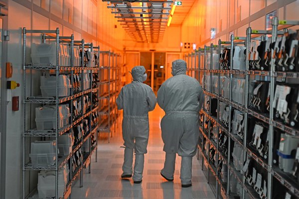 荷兰分析人士称欧洲夹在中美之间无能为力