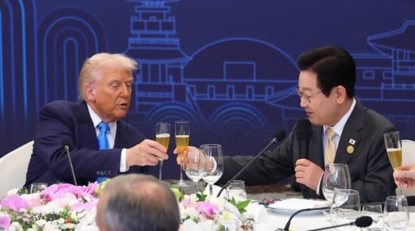 特朗普亚洲行办了哪些事 签署多项协议强化经贸合作