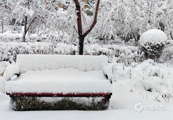 罕见特大暴雪!大范围雨雪将影响多地 新疆降雪破纪录