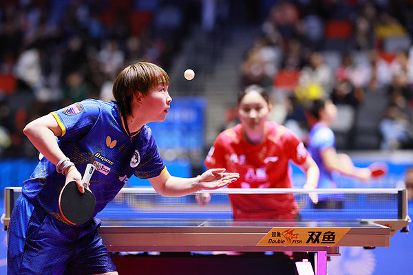 陪看女单半决赛“神仙打架” 国乒名将巅峰对决