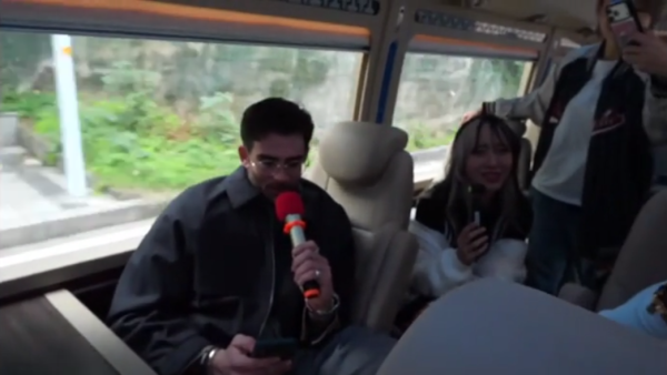 美国网红哈桑访华有何象征意义 左翼态度转变的缩影