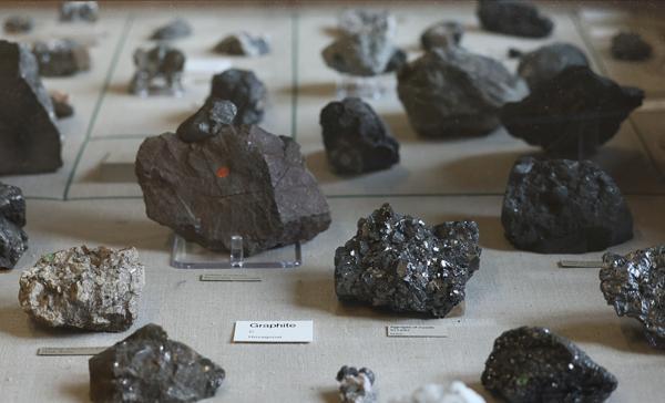 沒指望短期內(nèi)趕超中國，但美國必須得達(dá)到最低要求…：構(gòu)建本土關(guān)鍵礦產(chǎn)供應(yīng)鏈