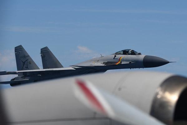 遼寧艦編隊出宮古海峽，日本違規(guī)在哪？ 日方單方面“加戲”