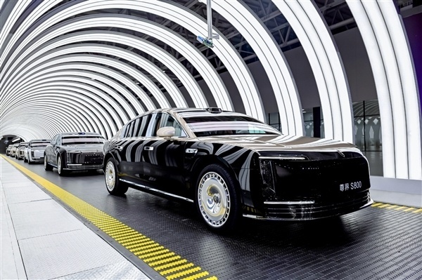 李连杰说尊界S800有真功夫 销量创奇迹