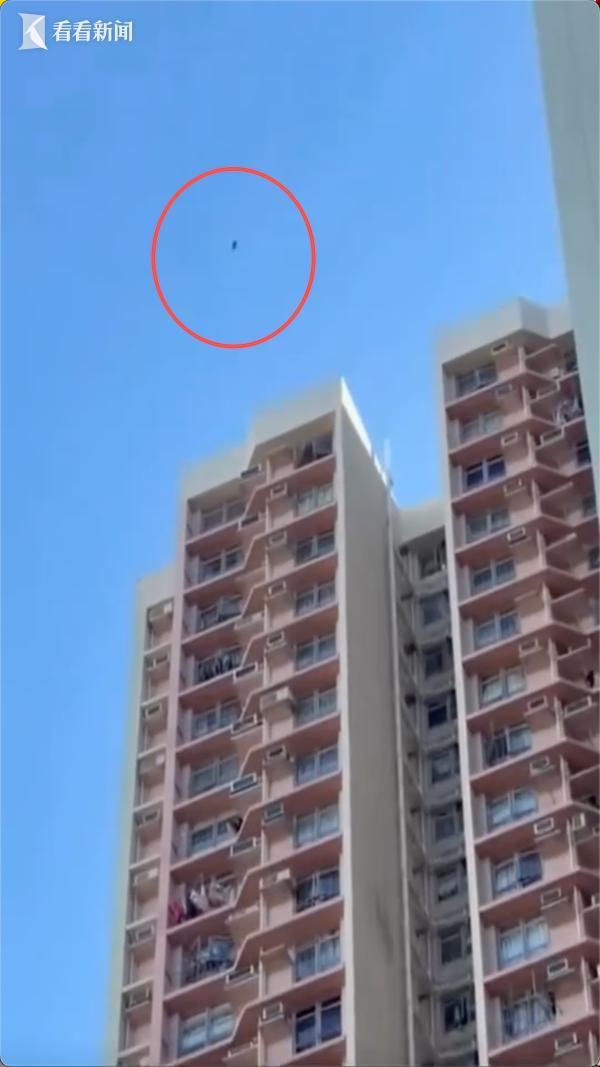 香港500港元钞票从天而降