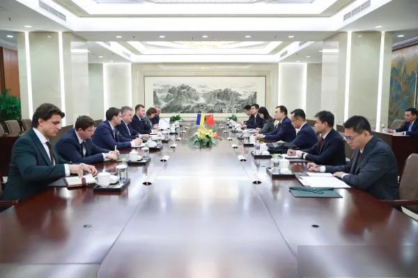乌克兰：恪守一个中国原则，深化交流合作