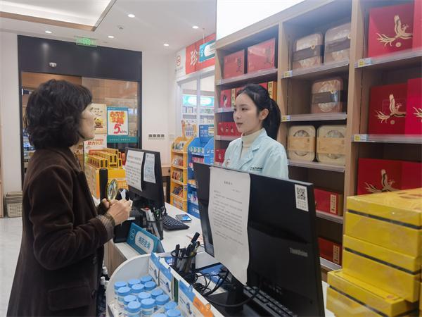 建议适老化药品说明书成强制标配 让老年人用药更安心