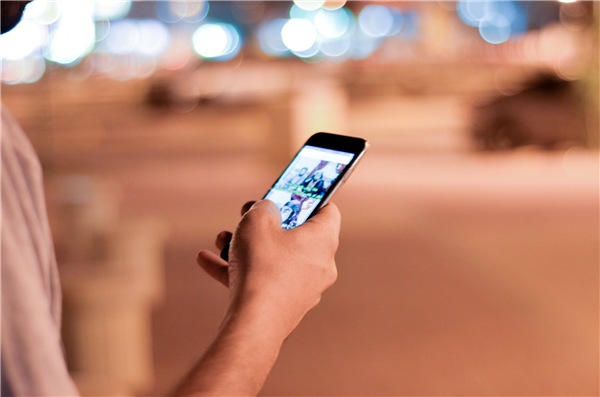 人大代表:呼吁所有APP上线极简老年模式 大额转账设24小时冷静期