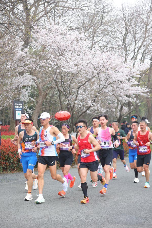 2026汉马东湖赛段上演智能装备大护航 科技织密安全网