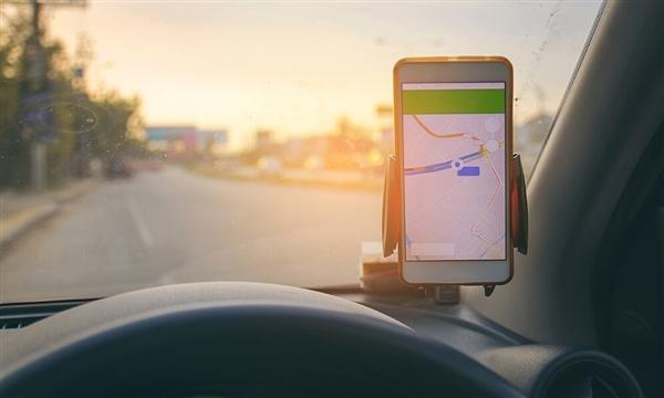 平台回应网约车内挂诅咒标牌 司机或将受罚