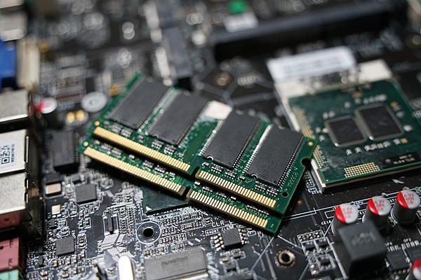 内存条一天闪崩一百多元