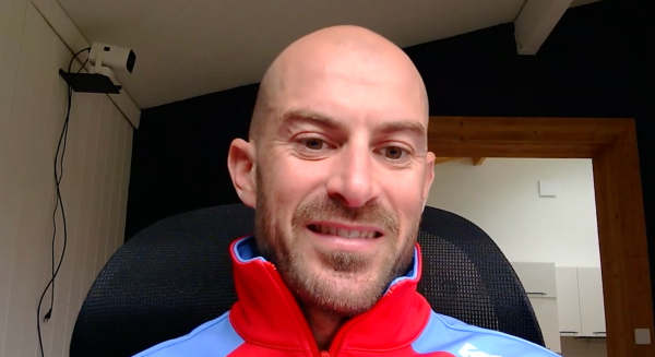 冠军车手德比斯谈为何选张雪机车