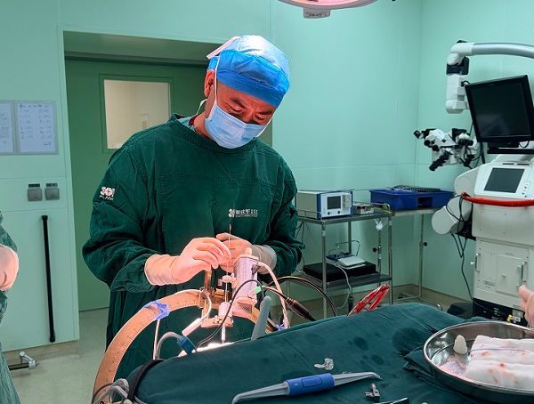 神经外科医生让帕金森患者重启人生 军属重获新生