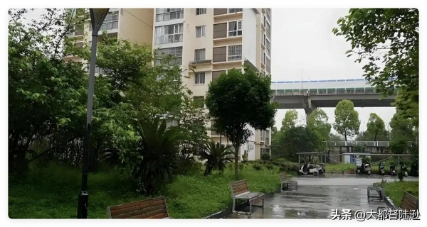 小区物业费收不上来直接电梯全停！小区物业费收不上来会拖垮房价吗